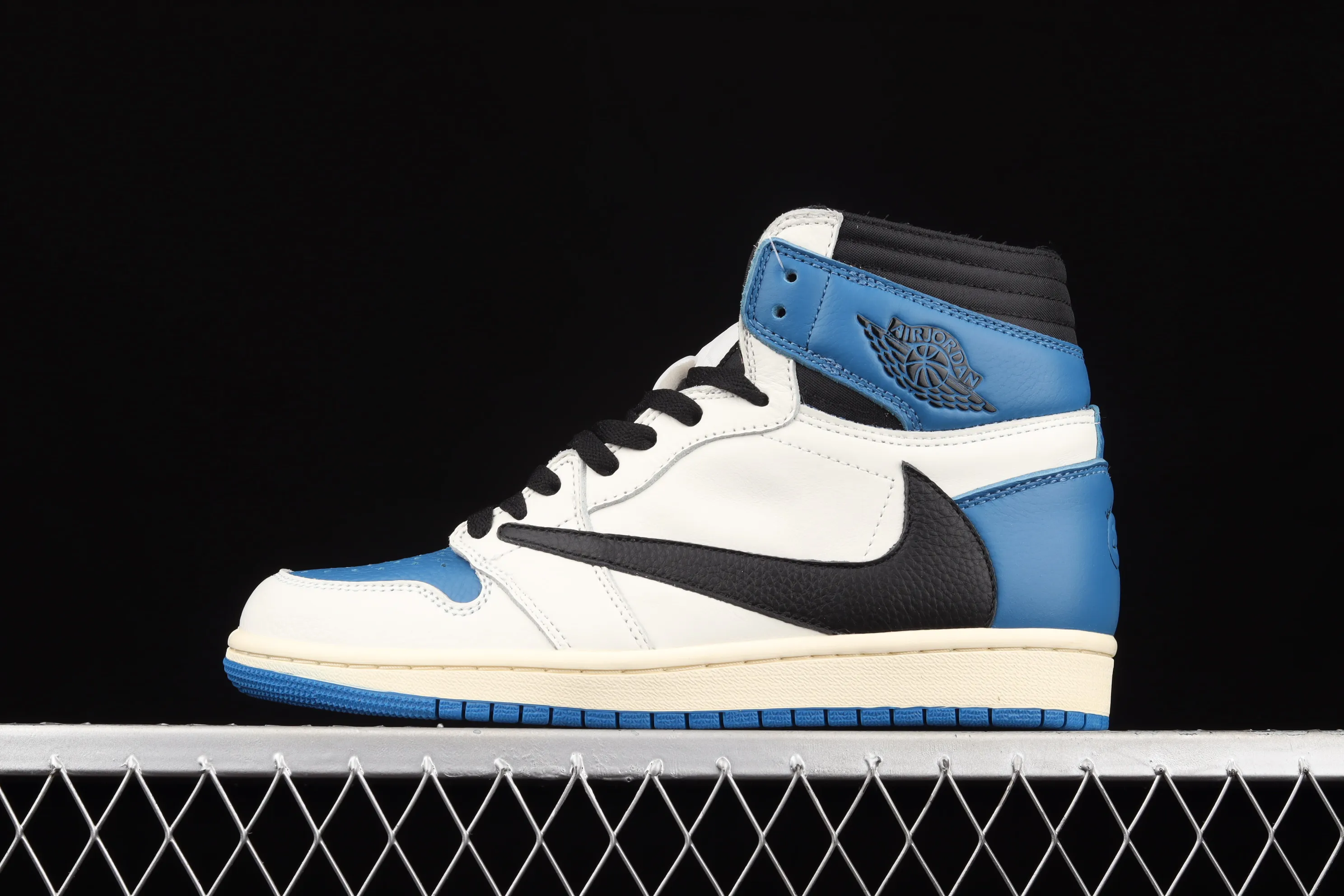 All categories Air Jordan Jordan series basketball shoes Air Jordan 1 High cost-effective version Travis Scott x Air Jordan 1 High OG AJ1 Joe 1 lightning overhead high top DH3227-105